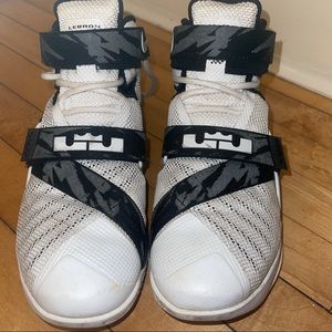 Nike Lebron basketball shoes